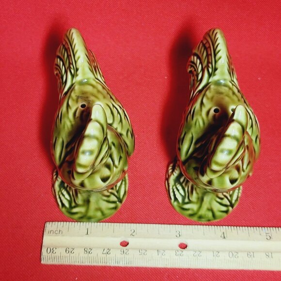 Vintage Green Rooster Salt and Pepper Shakers - Picture 9 of 11